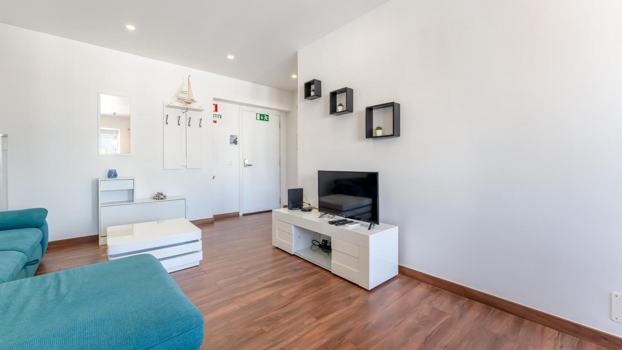Serene Blue 1 Bdr Flat With Balcony By Lovelystay Portimão Exteriör bild