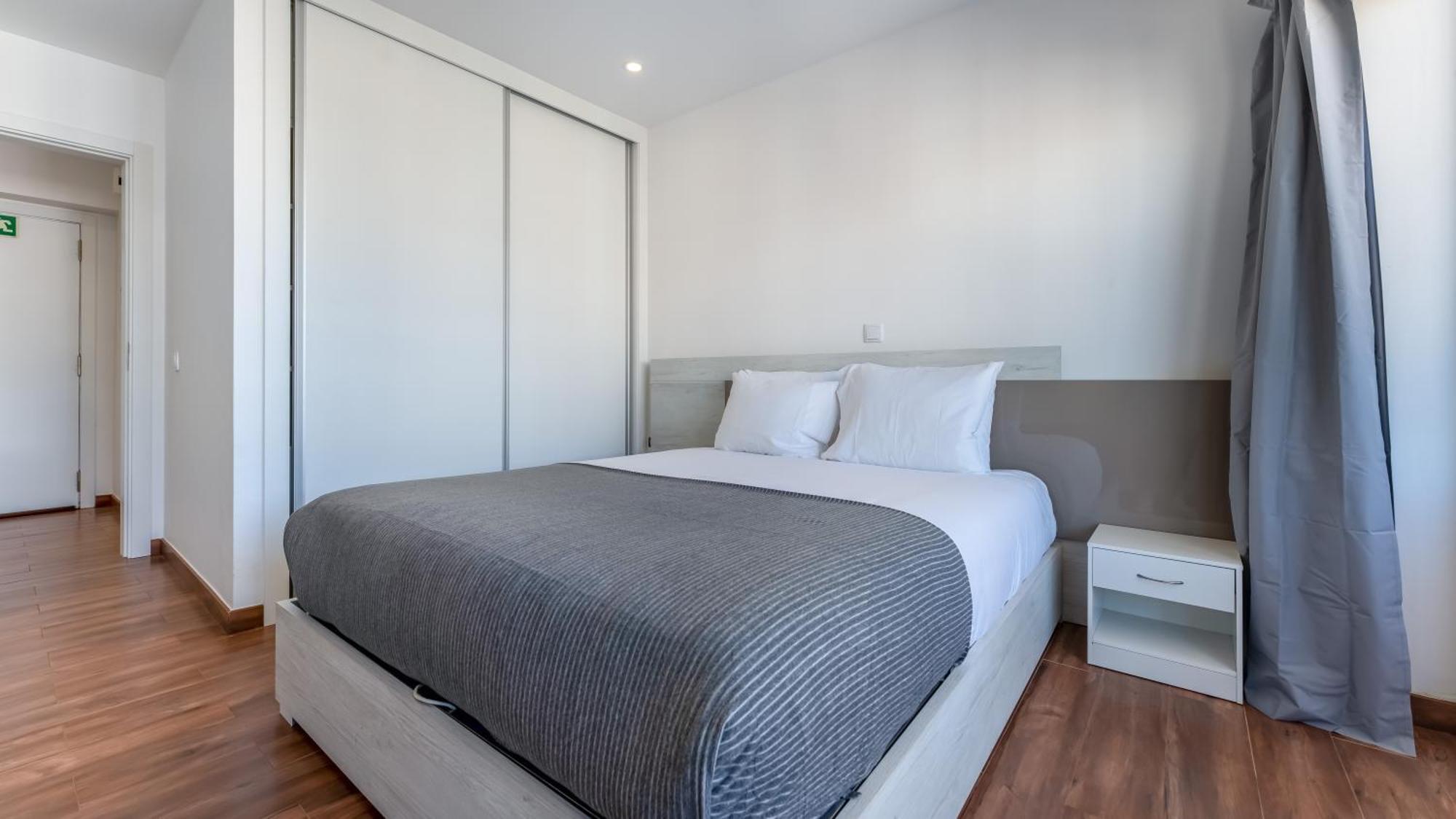 Serene Blue 1 Bdr Flat With Balcony By Lovelystay Portimão Exteriör bild