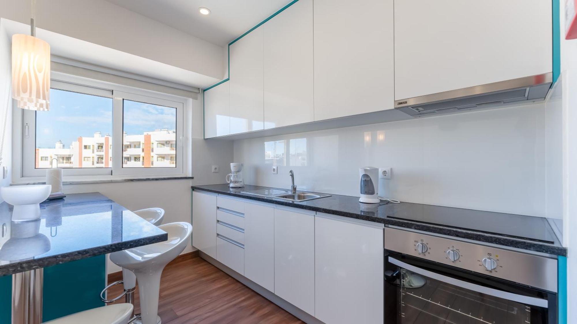 Serene Blue 1 Bdr Flat With Balcony By Lovelystay Portimão Exteriör bild