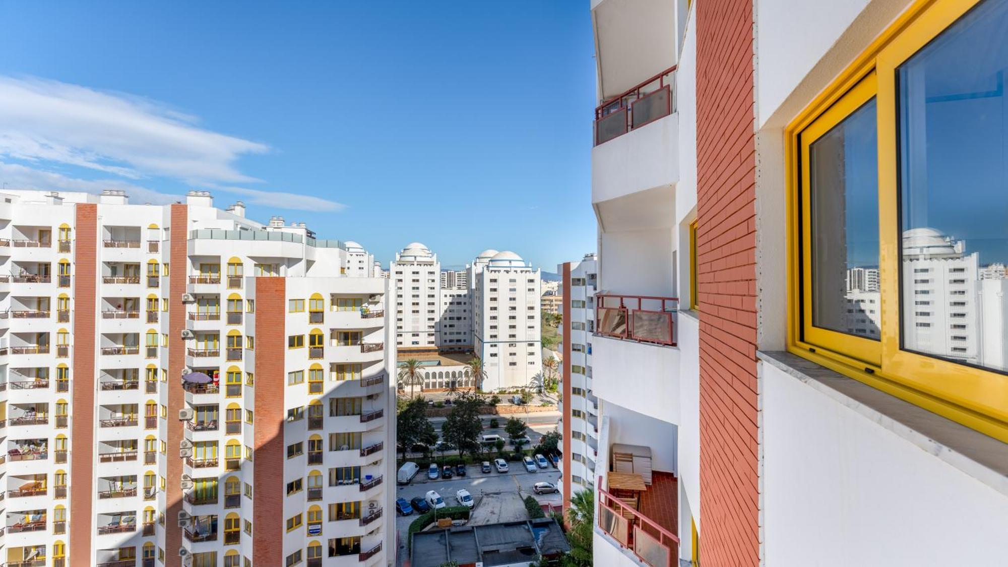 Serene Blue 1 Bdr Flat With Balcony By Lovelystay Portimão Exteriör bild